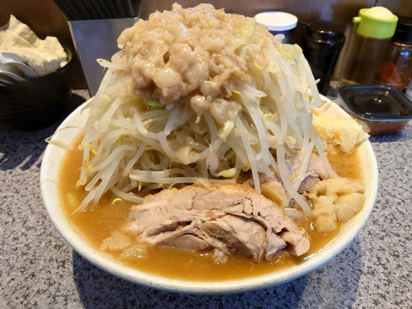 「MIX大 豚➕1  全マシ」@ラーメン宮郎の写真