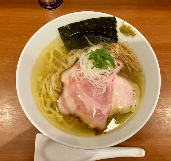 「塩ラーメン 1050円」@自家製手もみ麺 鈴ノ木の写真