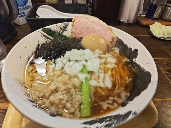 「背脂中華そば」@中華そば 亜熱帯の写真