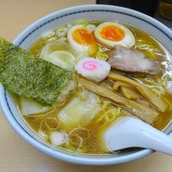 わんたんめん玉子入り大盛り（1,140円）