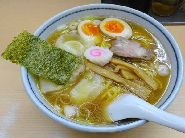 「わんたんめん玉子入り大盛り（1,140円）」@いつみ屋の写真