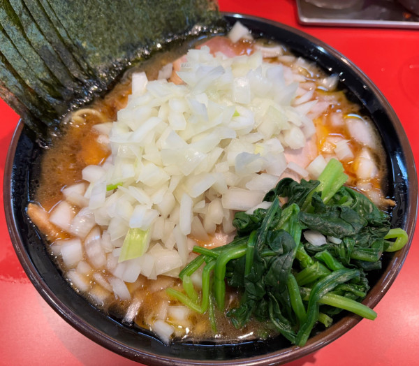 「中盛チャーシュー麺　+   海苔　+   タマネギ」@横浜家系ラーメン 駒岡家の写真