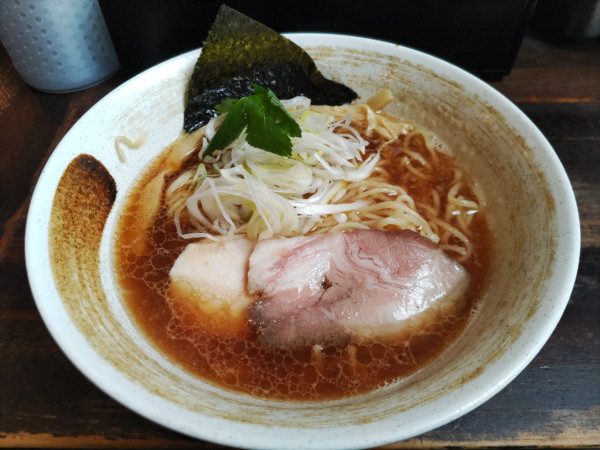 「京鰹節と比内地鶏中華そば」@濃厚鶏そば 麺屋武一 秋葉原店の写真