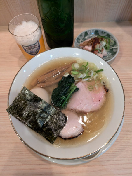「味付けたまご塩らーめん＋ビール中瓶（おつまみ付）」@らーめん3000の写真