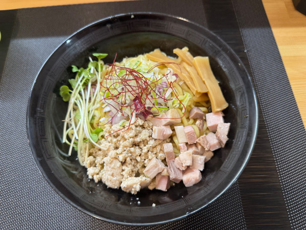 「鶏油の汁なし(中盛)900円＋無料追い飯」@廻麺 鶏千の写真