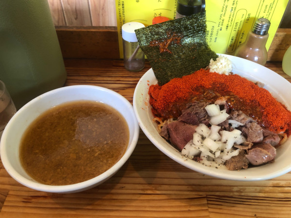 「ぶた入り赤道つけめん中盛 野菜抜き ニンニクアブラヤクミ」@にかいやの写真