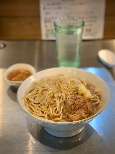 「らーめん 300g」@成城贅肉店の写真