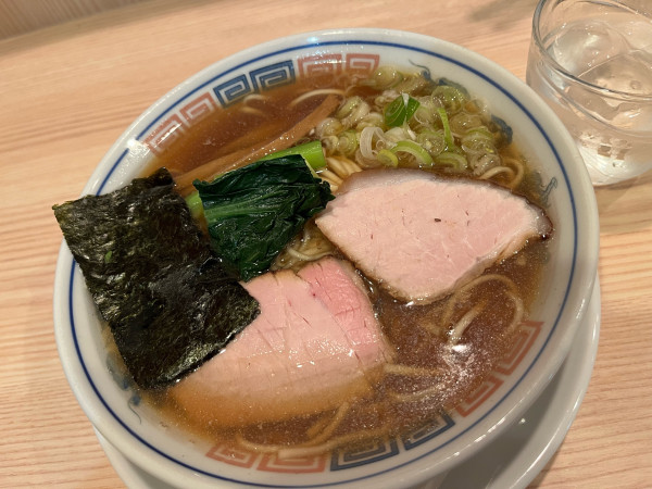 「醤油らーめん1000円」@らーめん3000の写真