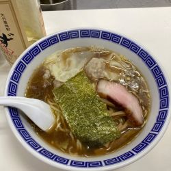 ワンタン麺（肉）