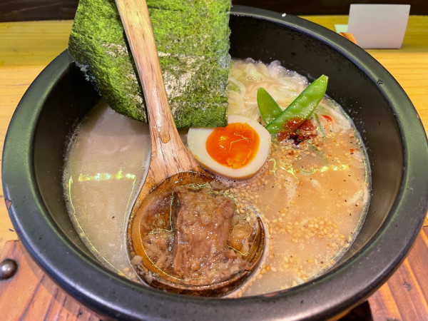 「赤丸ラーメン」@らぁ麺 牛ごろ極の写真