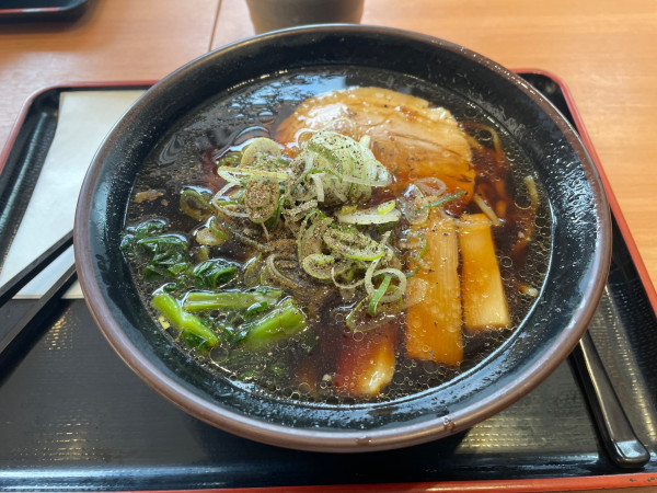 「ブラック醤油ラーメン」@嵐山パーキングエリア（上り）スナックコーナーの写真