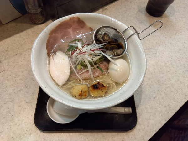 「宍道湖しじみ中華蕎麦 　塩」@山陰魚介中華蕎麦 Minatomenの写真