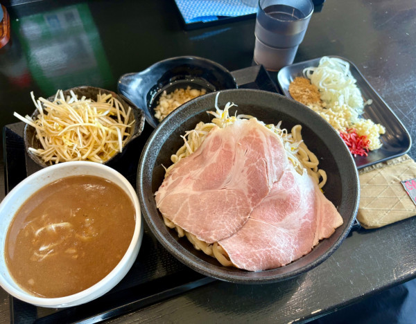 「極みどろつけ麺（中・冷・ローストポーク・アブラ）」@つけ麺 どでんの写真