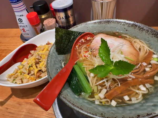 「手火山鰹（塩 +チャーハン」@麺屋 燕の写真