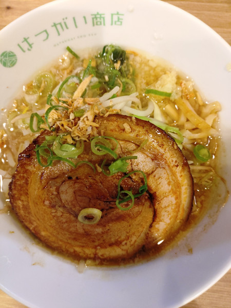 「牛すけ　牛骨こってり　1050円」@はつがい商店の写真