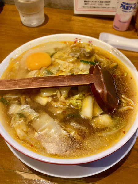 「彩華ラーメン910円+生卵90円」@彩華ラーメン 万場店の写真