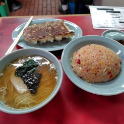 ラーチャンと餃子¥1595