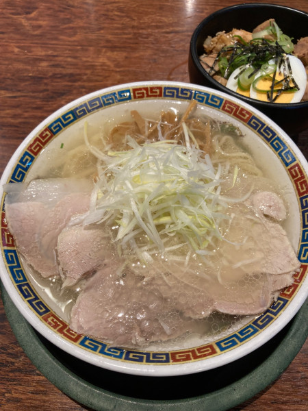 「透きとんこつ塩そば¥900、ヘタレ丼¥400」@博多とんこつ 天神旗の写真