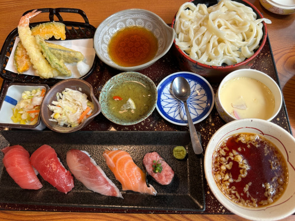 「お寿司天ぷら御膳小うどんセット1,639円」@海山亭いっちょう 富岡店の写真