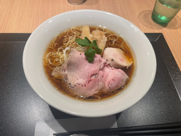 「はつかり醤油らーめん」@らーめんとカレーのお店 NEWかれいどの写真