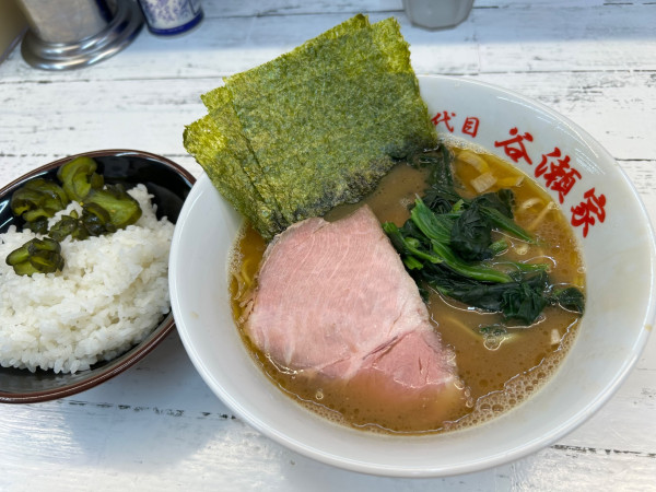 「ラーメン並　ライス」@二代目 谷瀬家の写真