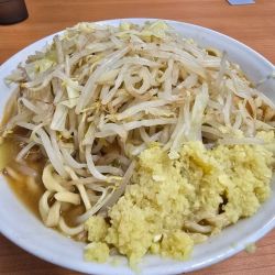 大ラーメン 豚追加×2 たまねぎ ショウガ 生たまご