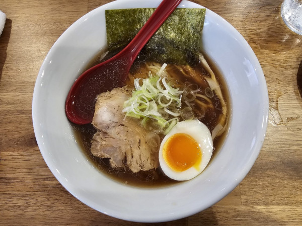「【限定】麺処あす花のこの日の為の醤油ラーメン」@アンプオキナワの写真