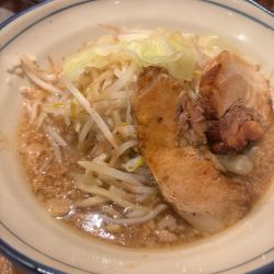 醤油豚骨ラーメン