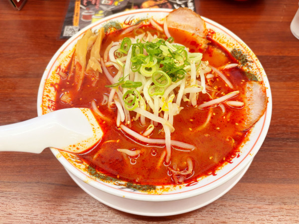 「辛みそラーメン(辛さマシ)　830円」@ラーメン魁力屋 霧が丘店の写真