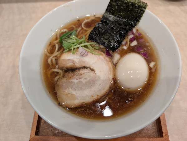 「醤油らーめん」@麺処 八鶏の写真