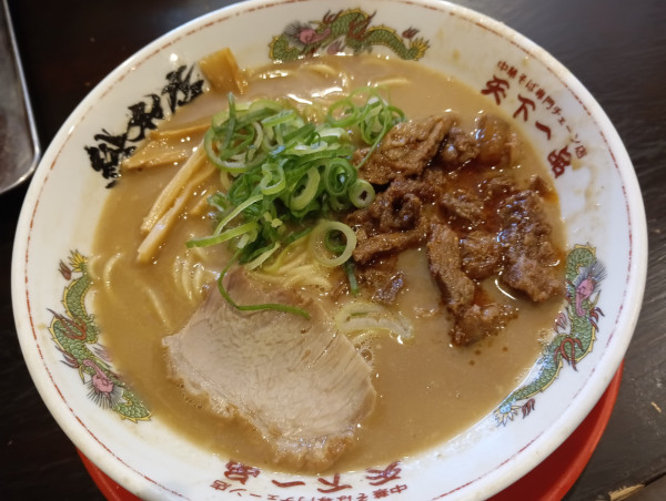 「（総本店限定）牛すじラーメン（並）¥1300」@天下一品 総本店の写真