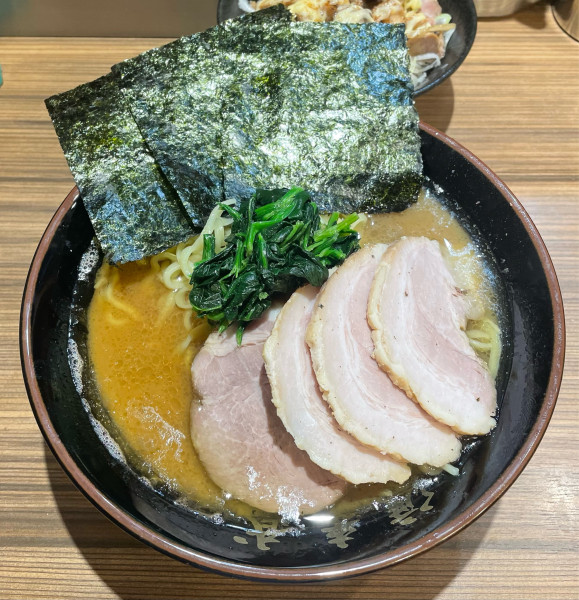 「ラーメン」@横浜らーめん渡来武 総本店の写真