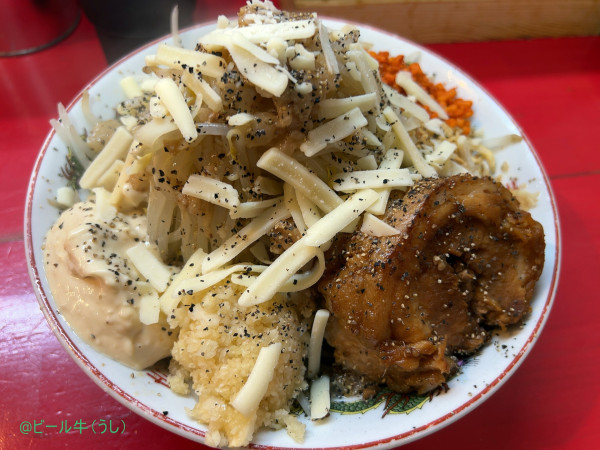 「４周年記念「汁なし(500円)」全マシ」@鷹の目 大宮店の写真