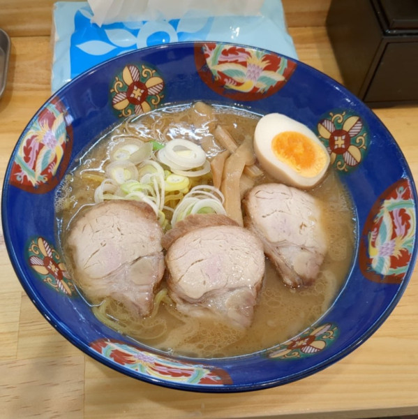 「極旨醤油ラーメン」@絆ラーメンの写真