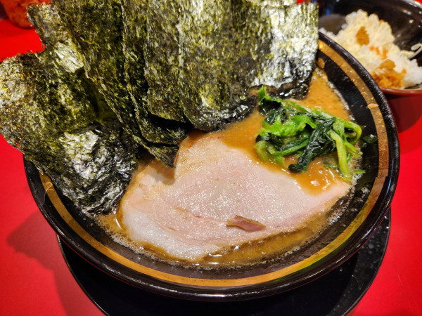 「ラーメン　半ライス　ノリ」@王道家味の継承店 カズ家の写真