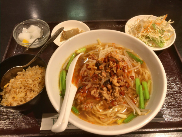「台湾ラーメン＋半チャーハン」@香満園 石神井公園店の写真