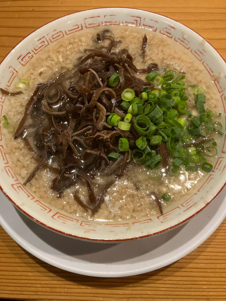 「博多ラーメンこってり(キクラゲトッピング)」@博多屋台の写真