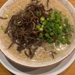 博多ラーメンこってり（キクラゲトッピング）