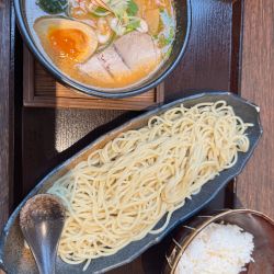 ぶたばらつけ麺税込990円味噌、半ライス110円