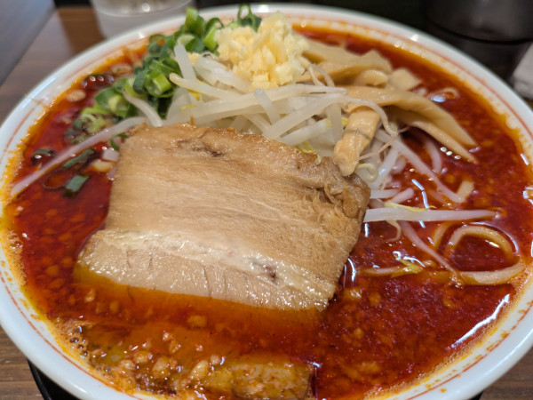 「辛ニンニク醤油ラーメン(950円)」@スタミナススムの写真