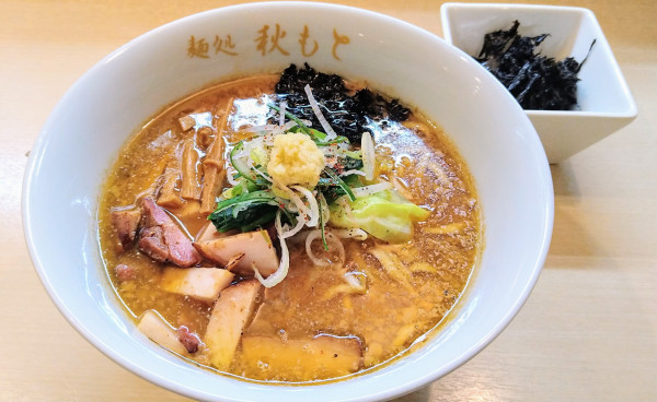 「味噌らーめん+岩海苔」@麺処 秋もとの写真