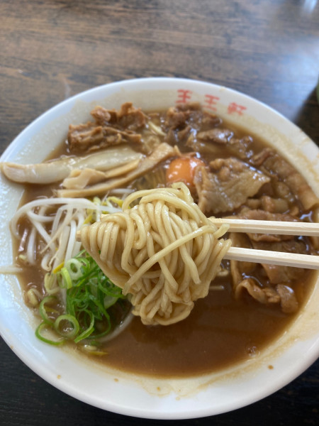 「支那そば肉玉」@支那そば 王王軒 本店の写真