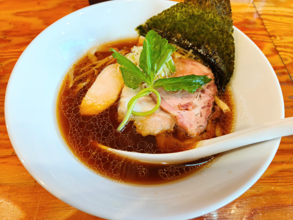 「手揉み中華そば・醤油」@麺や晴心の写真