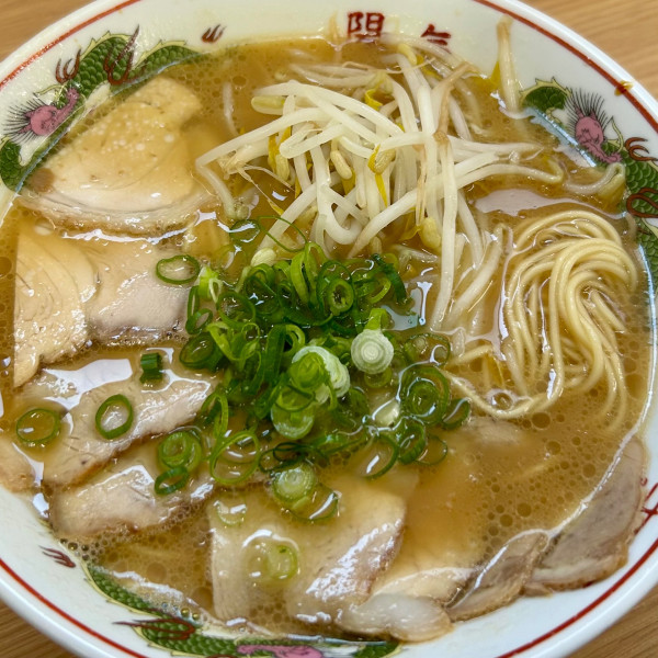 「中華そば＋チャーシュー」@陽気 江波本店の写真