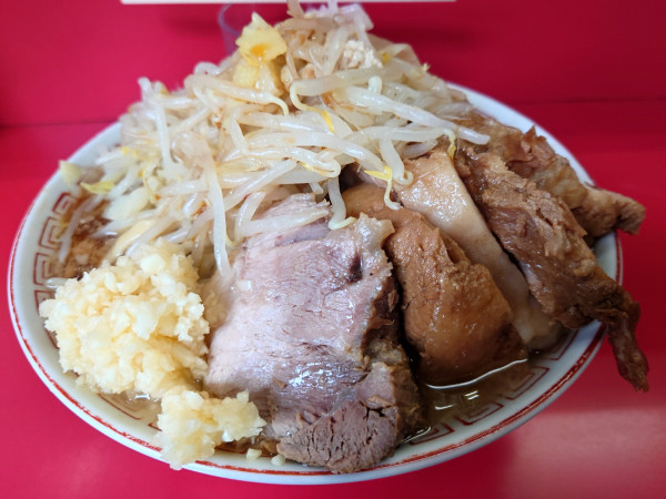 「大豚  野菜  ニンニク  カラメ」@ラーメン二郎 三田本店の写真