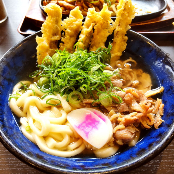 「かしわごぼ天５本うどん（￥770）」@資さんうどん 別府店の写真