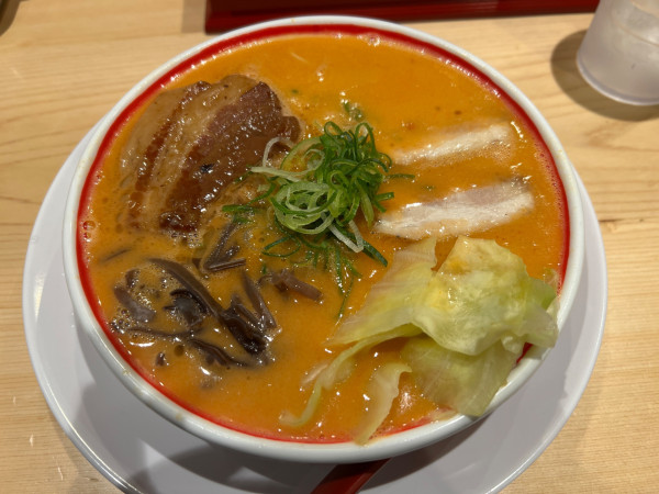 「からぼん角肉入り」@九州じゃんがら 芝大門店の写真