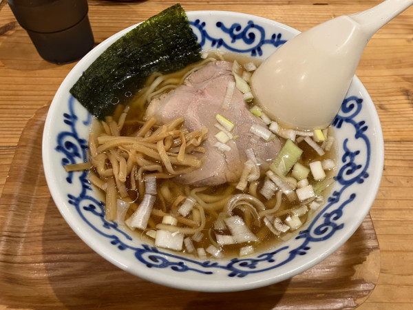 「しょうゆラーメン 770円」@博多醤油ラーメン 月や 博多デイトス店の写真