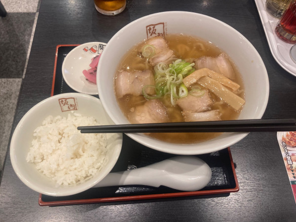 「喜多方ラーメン ¥870」@喜多方ラーメン 坂内 内幸町ガード下店の写真