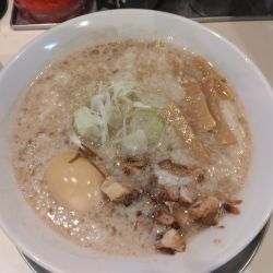 特製1050円(環七の日700円)替玉無料麺硬味濃脂多